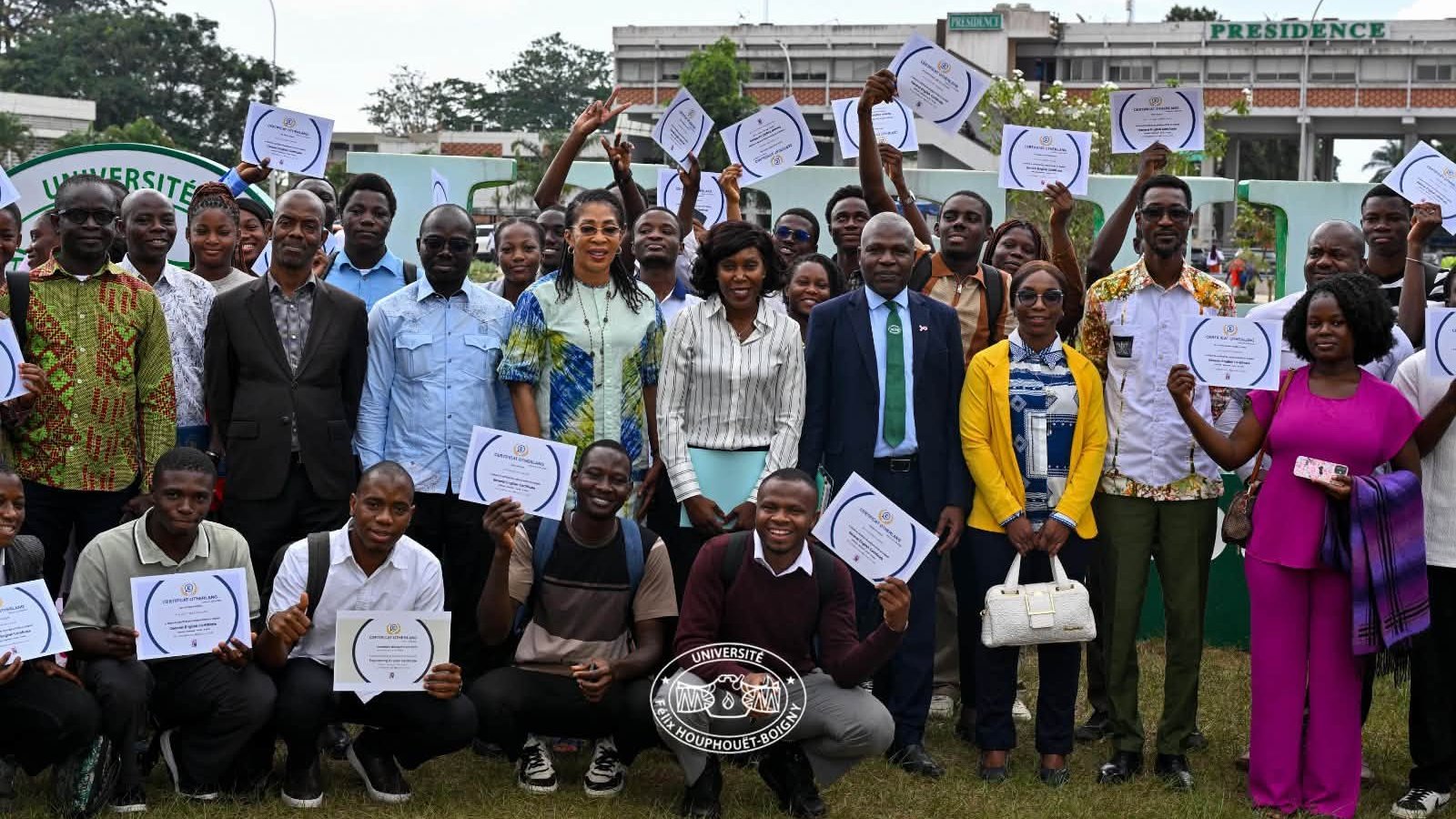 UFHB : 50 étudiants certifiés en anglais grâce à une plateforme numérique d’apprentissage