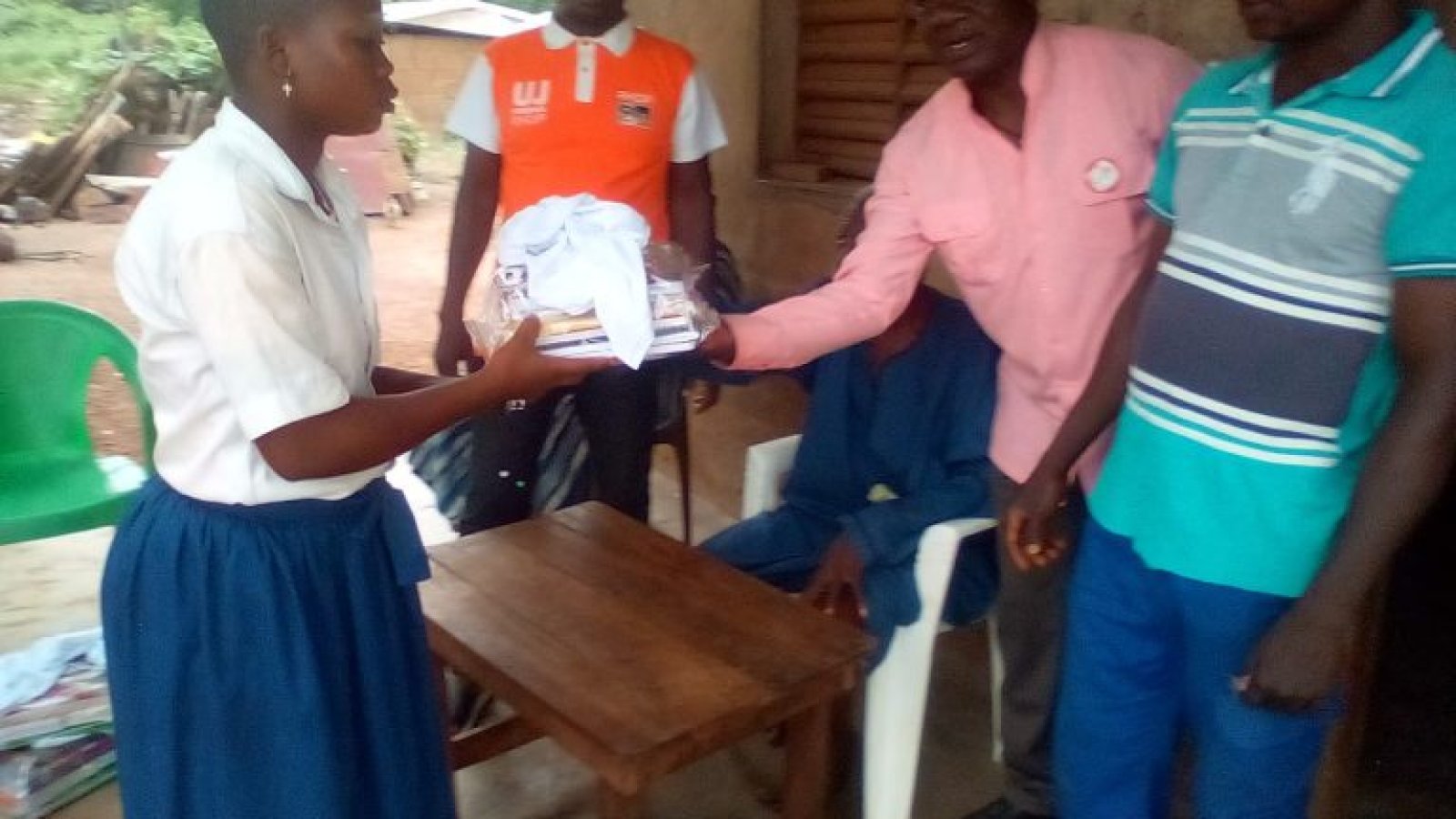 KATIOLA : Trente élèves du Collège moderne DE Timbé reçoivent des kits scolaires
