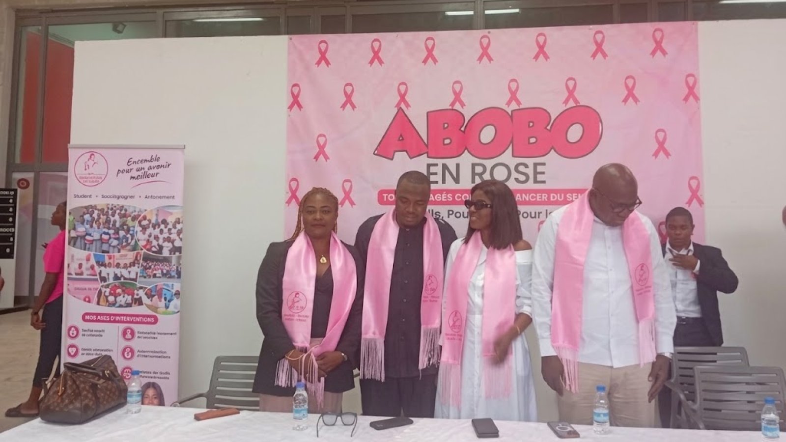 Octobre Rose : l’ONG Mère de Vie, Vie et Espoir mobilise les femmes d’Abobo pour le dépistage précoce