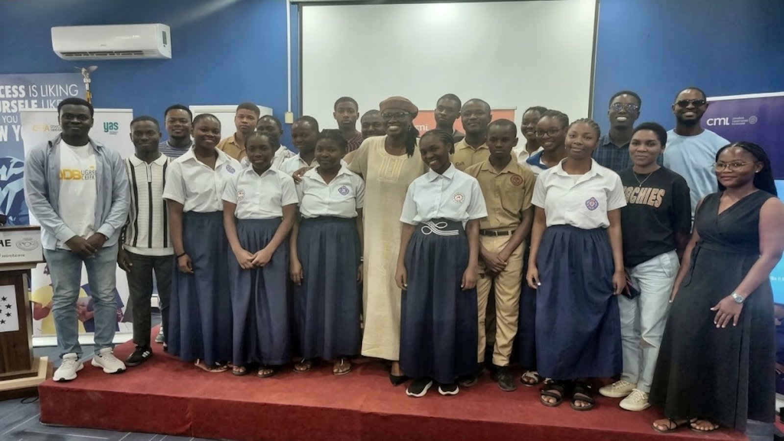 Éducation numérique : « Digital dès la base » forme 100 élèves à Abidjan et Bouaké