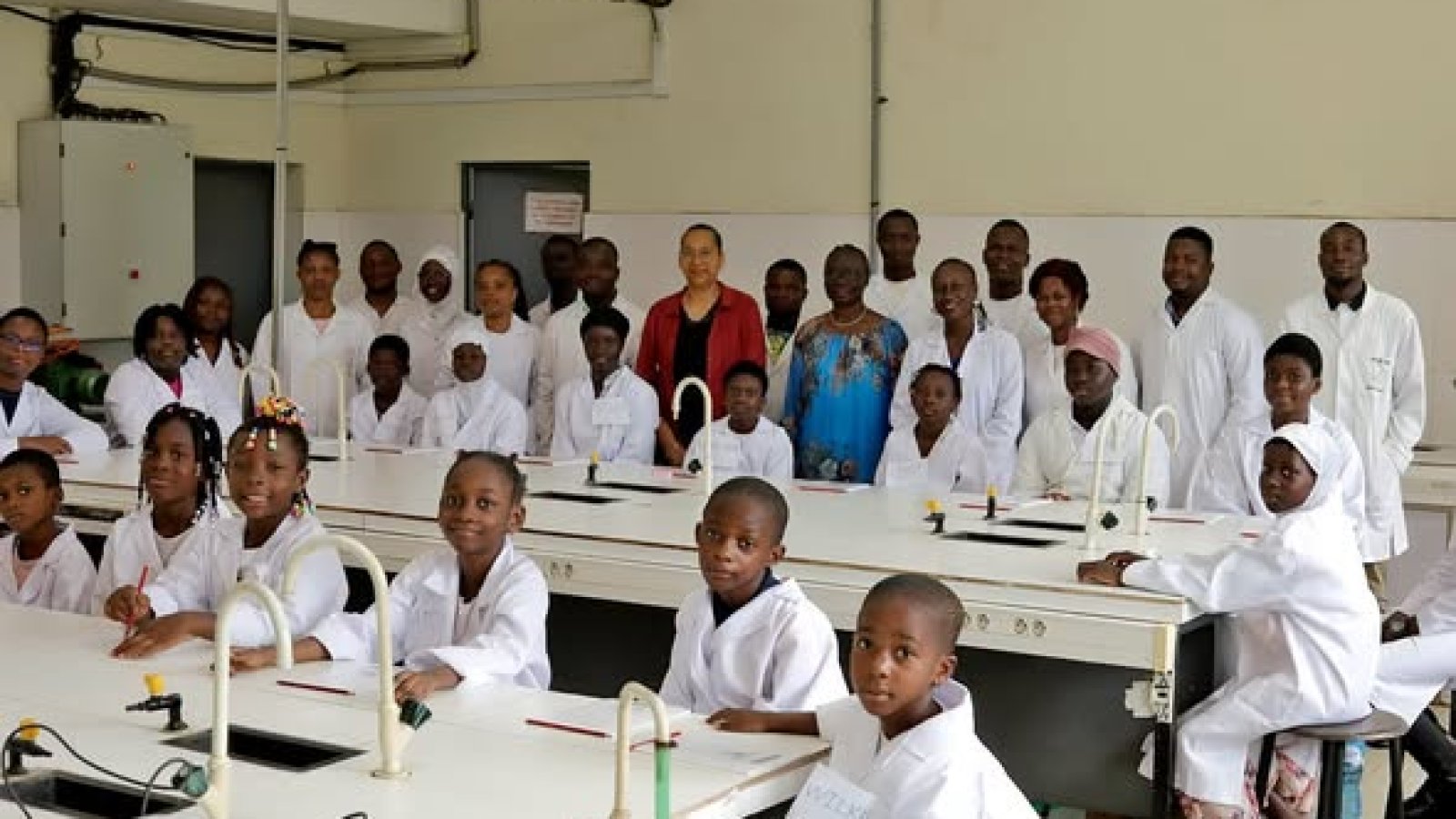 « Graines de Chercheurs » : l’UNA éveille la passion des sciences chez les jeunes