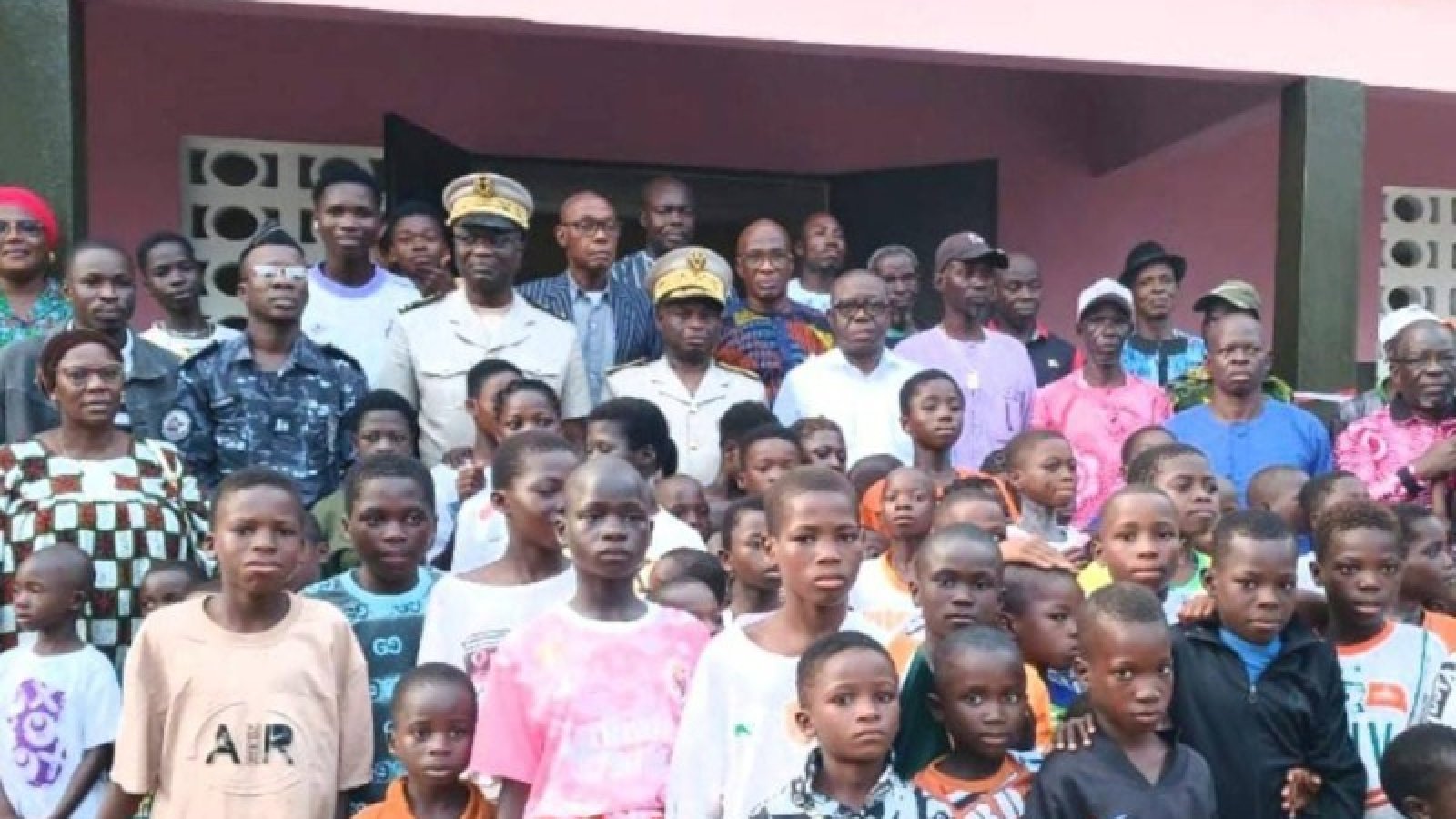 Bouna / Rentrée scolaire 2026-2027 : un bâtiment de trois classes remis aux populations de Kaparadouo