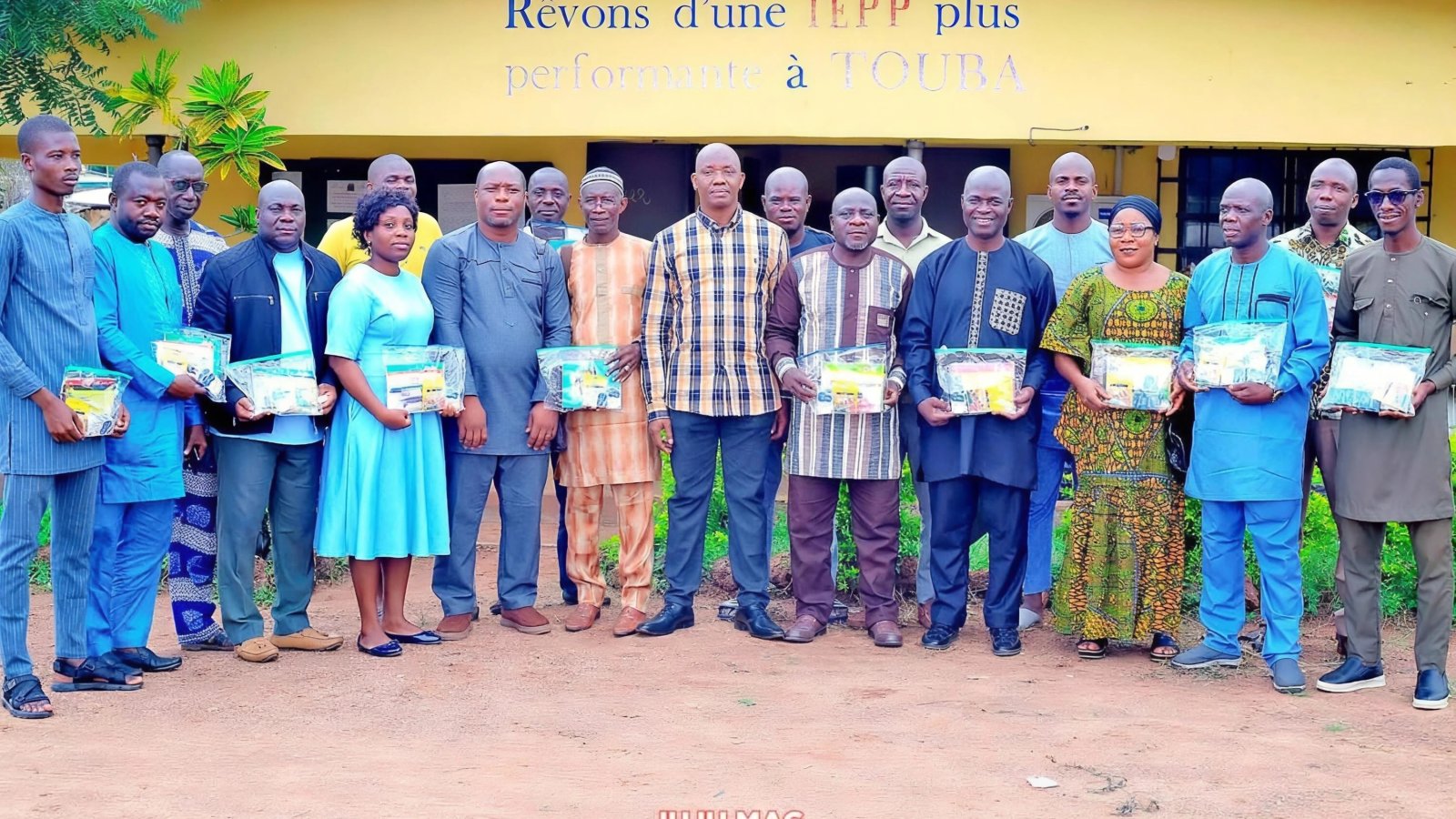 Touba : 1 500 kits scolaires distribués aux élèves du primaire et du secondaire