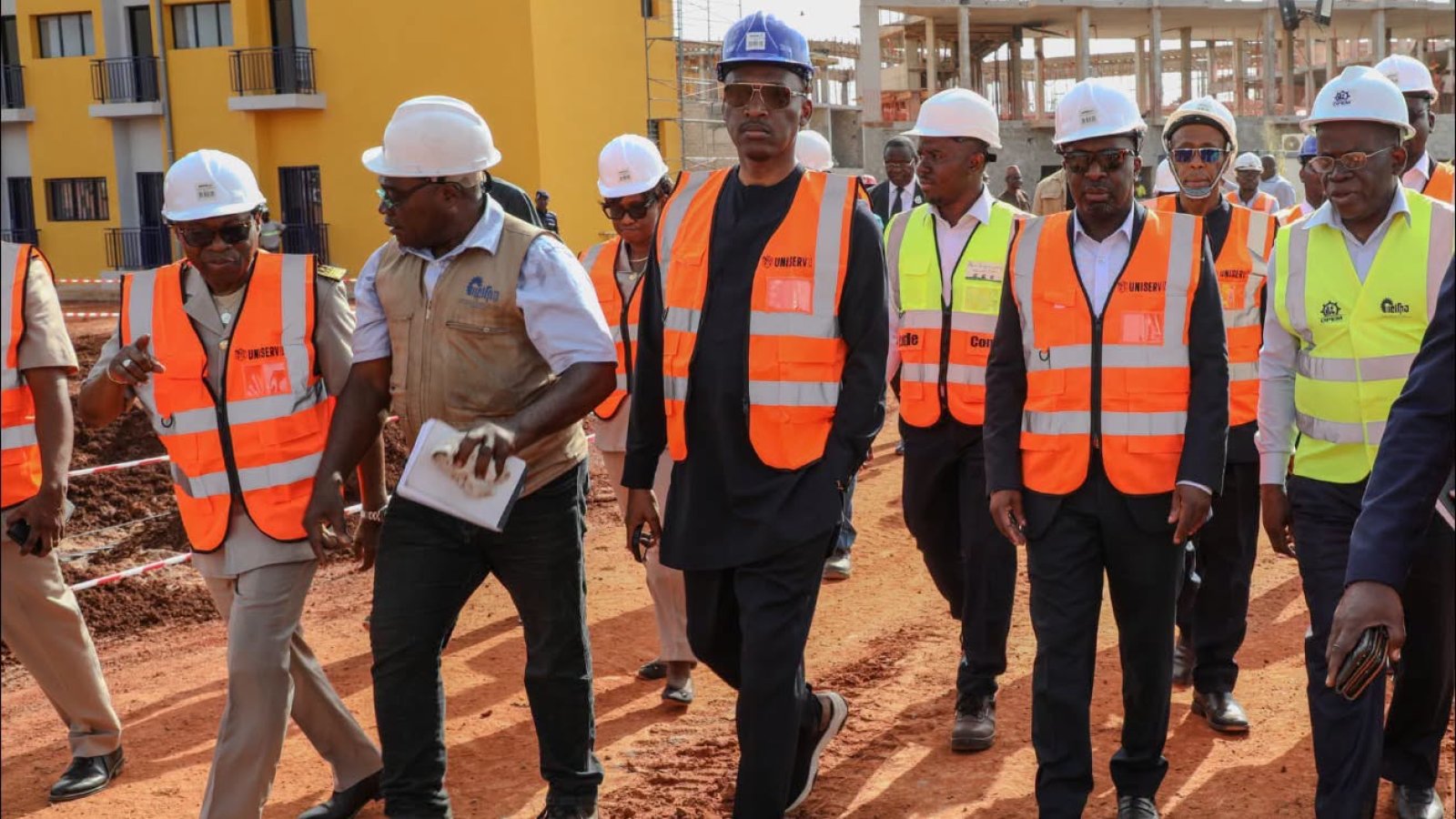 Daloa : Jean-Louis Moulot visite le chantier du futur lycée technique et professionnel