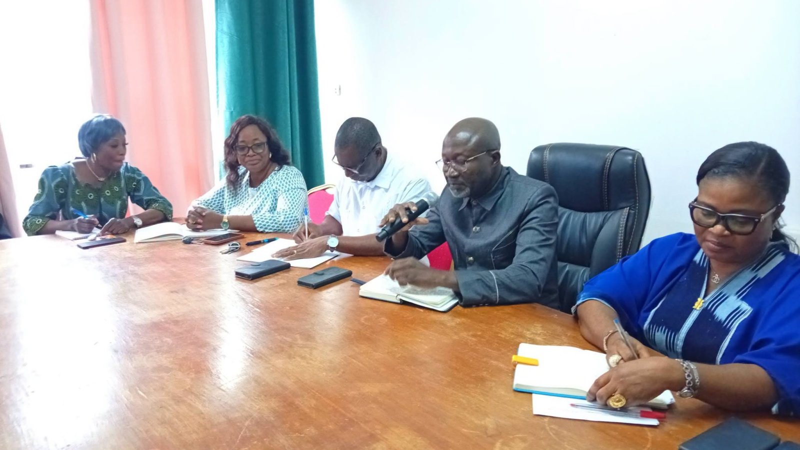 Yamoussoukro : le DRENAET renforce le dialogue avec les syndicats d’enseignants