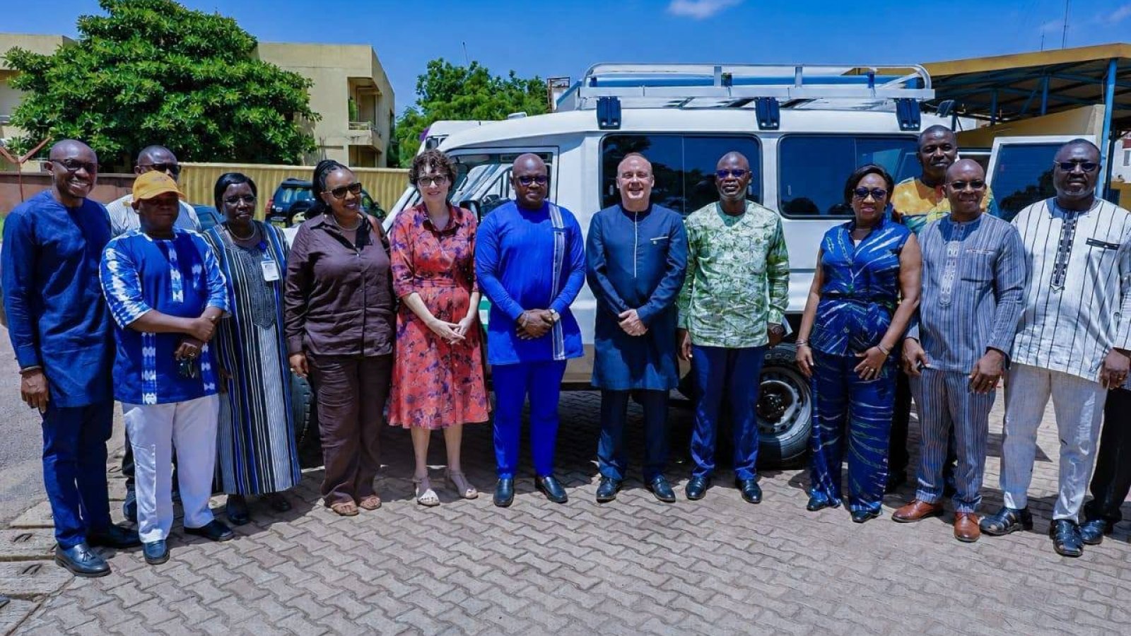 Burkina Faso / Santé : Trois ambulances, 200 lits et 115 tables d’accouchement pour renforcer les infrastructures sanitaires