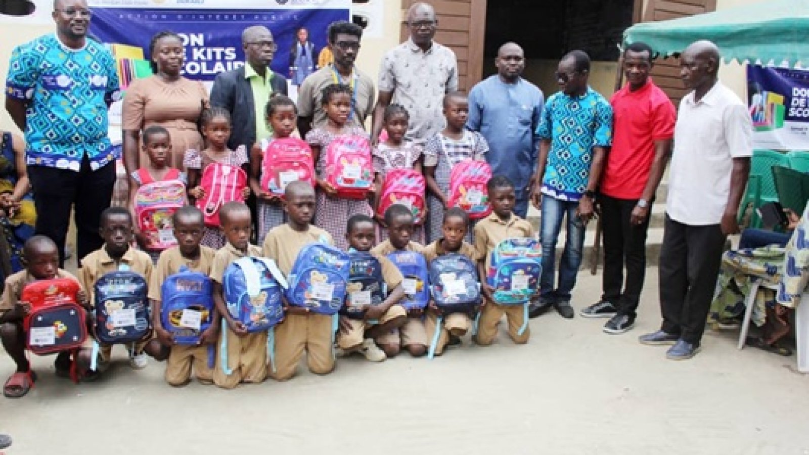 Éducation : le Rotary Club Abidjan Djibi Étoile offre des kits scolaires aux élèves d’Abobo