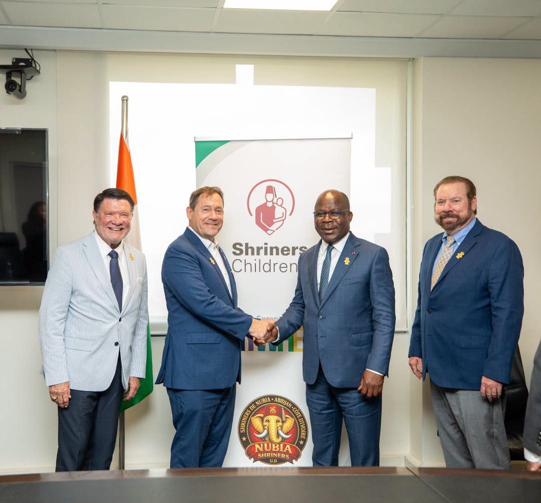 Coopération sanitaire : Pierre N’Gou Dimba échange avec une délégation de Shriners Children’s USA