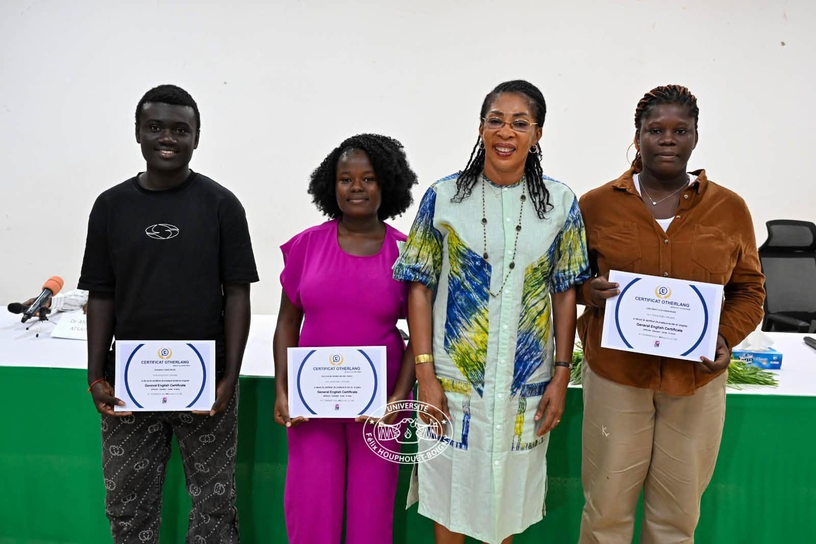 UFHB : 50 étudiants certifiés en anglais grâce à une plateforme numérique d’apprentissage