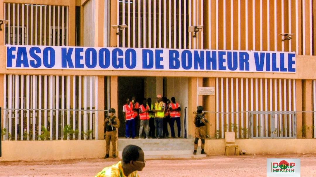 Burkina Faso / Infrastructures scolaires : Le complexe éducatif Faso KEOOGO de BonheurVille officiellement inauguré par le Premier ministre.