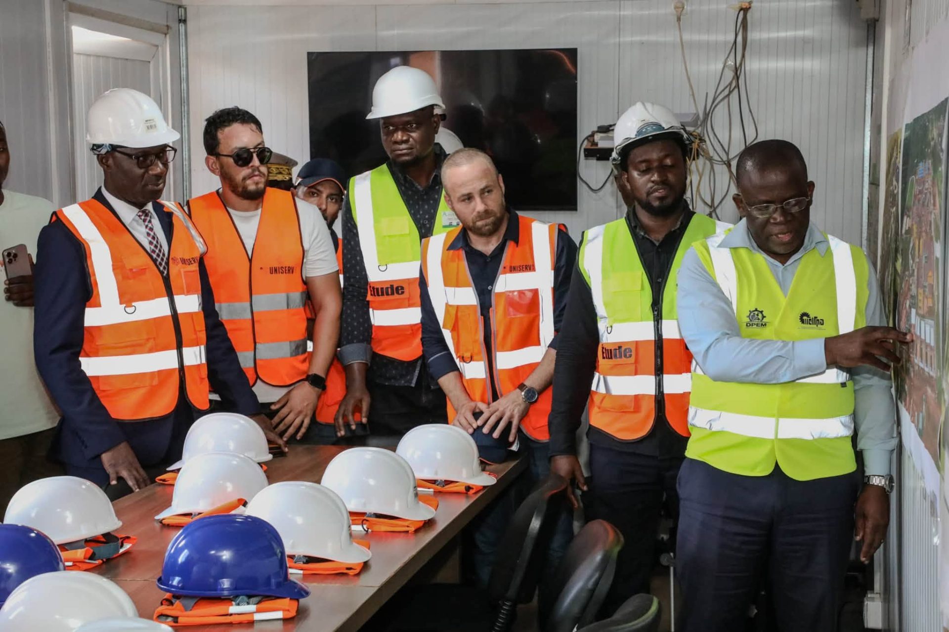 Daloa : Jean-Louis Moulot visite le chantier du futur lycée technique et professionnel