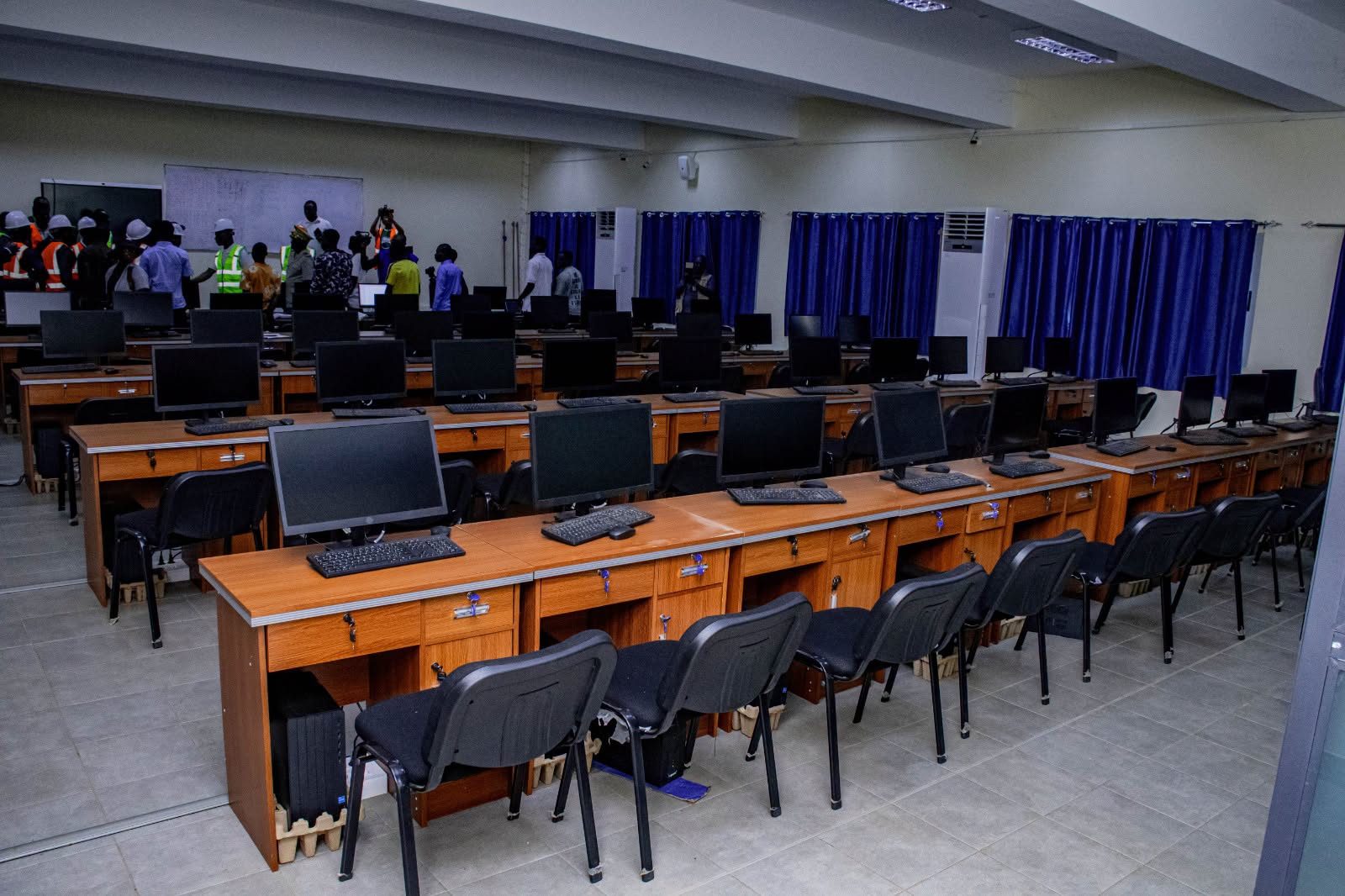 Enseignement supérieur : Adama Diawara inspecte les chantiers de l’UPGC et du CROU de Korhogo
