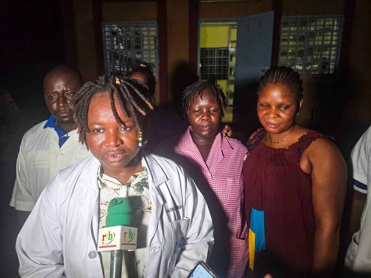 Burkina Faso / "Quand la ville dort, les soignants veillent" : Le ministre Kargougou à la rencontre des agents de santé de Fada