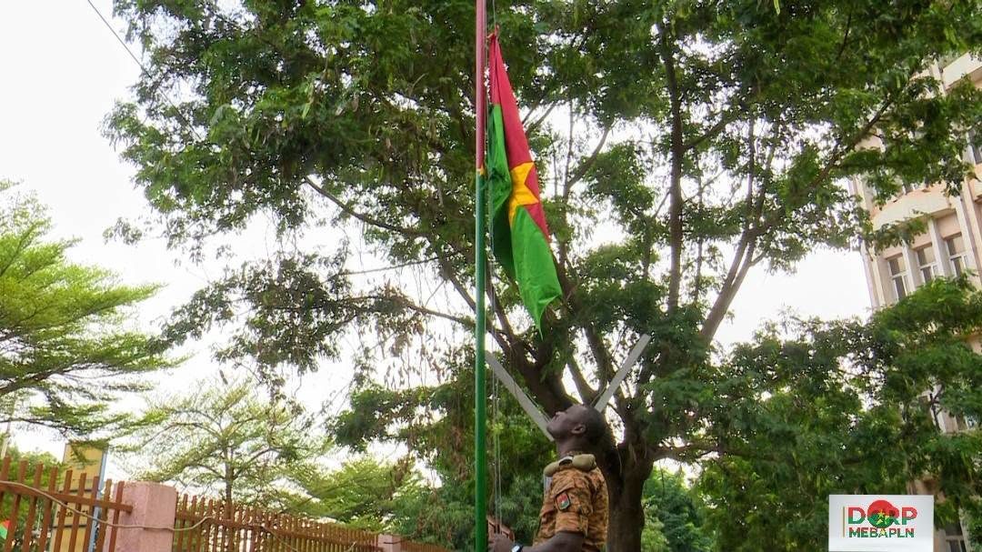 Burkina Faso / Montée des couleurs : Jacques Sosthène DINGARA transmet la vision du Président du Faso pour une souveraineté renforcée