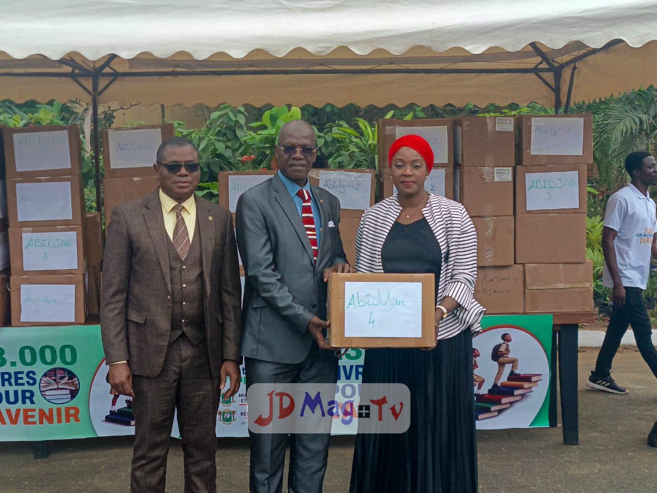 Éducation Nationale : Plus de 23 000 livres pour renforcer la culture de la lecture en Côte d’Ivoire