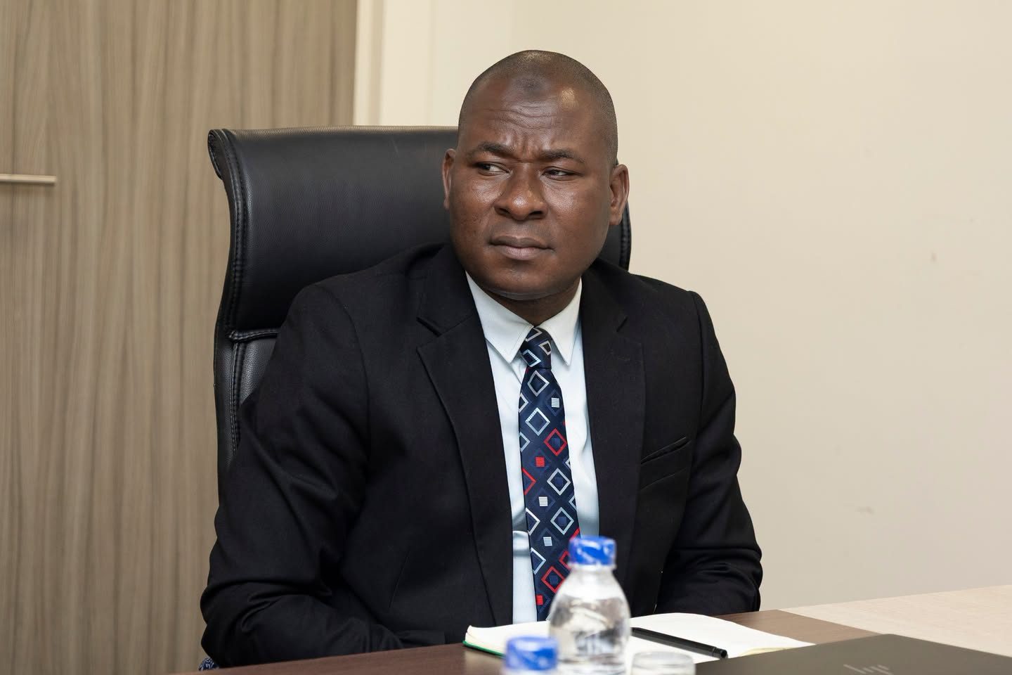 Excellence et mérite : Le ministre N'Guessan Koffi rend hommage à l'instituteur Jean-Honorat Yed