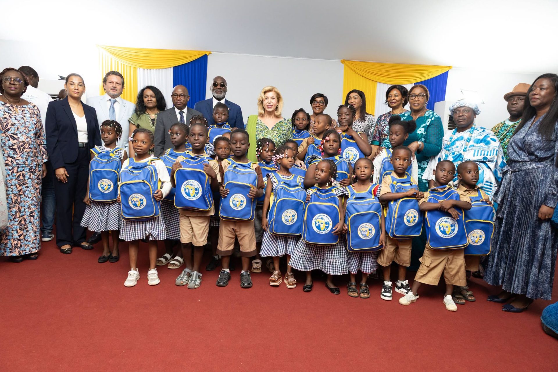 Rentrée scolaire 2026-2027 : 15 000 kits scolaires distribués aux élèves à travers la Côte d’Ivoire