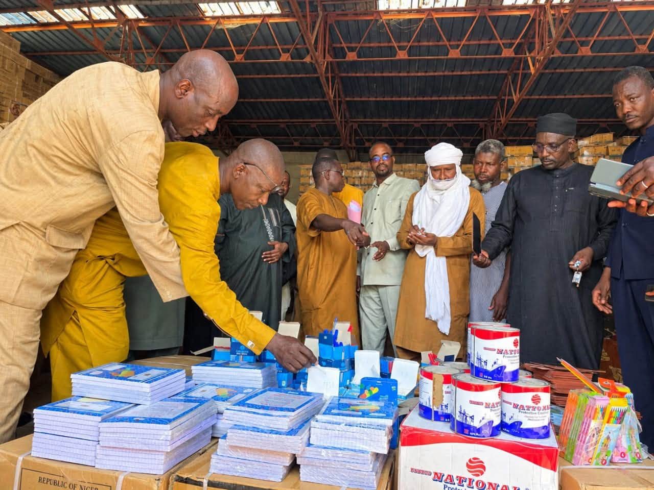 Niger / Rentrée scolaire 2026-2027 : La ministre Dr Élisabeth Shérif lance l’acheminement des fournitures et manuels scolaires