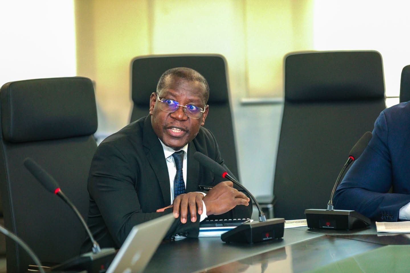 Intégration des services de santé : Le ministre Pierre DIMBA échange avec la JICA et l’UCPS-Banque Mondiale