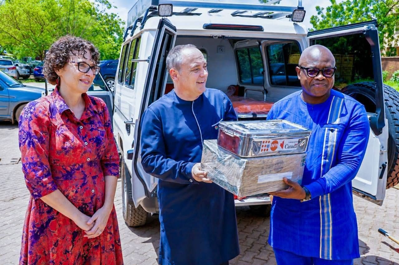 Burkina Faso / Santé : Trois ambulances, 200 lits et 115 tables d’accouchement pour renforcer les infrastructures sanitaires