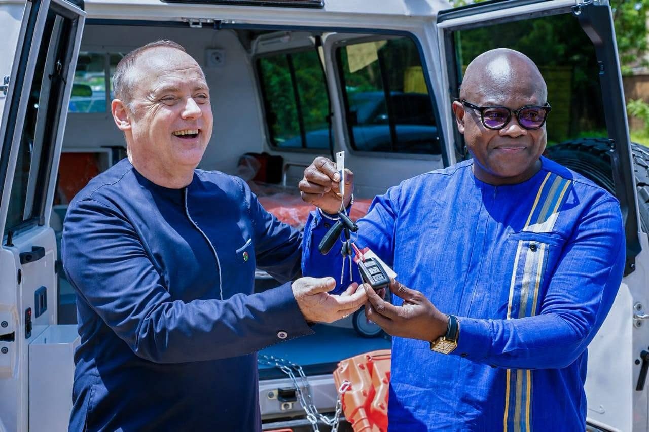 Burkina Faso / Santé : Trois ambulances, 200 lits et 115 tables d’accouchement pour renforcer les infrastructures sanitaires