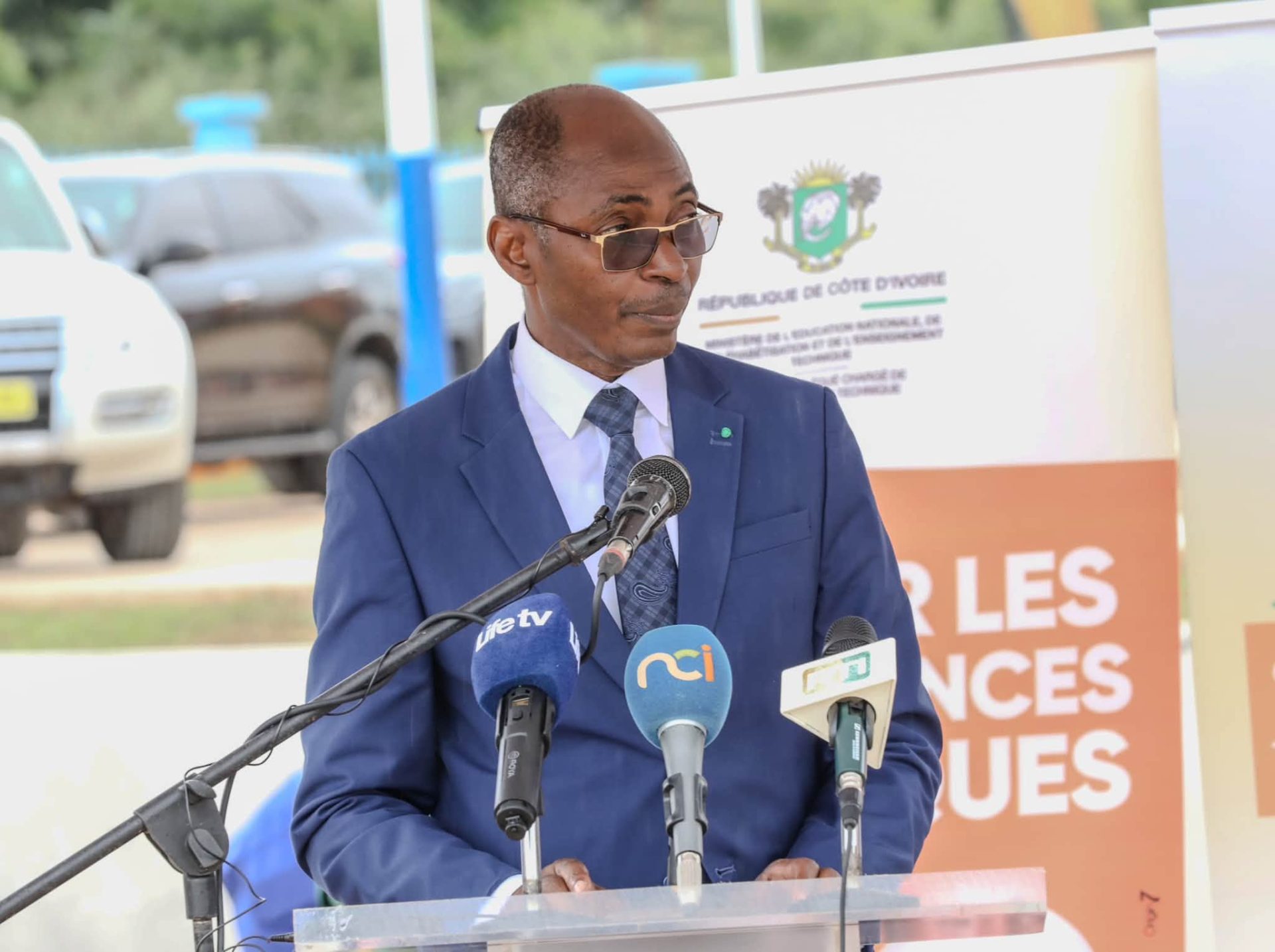 Journée mondiale des enseignants : 37 acteurs de l’Enseignement technique et professionnel distingués à Yamoussoukro