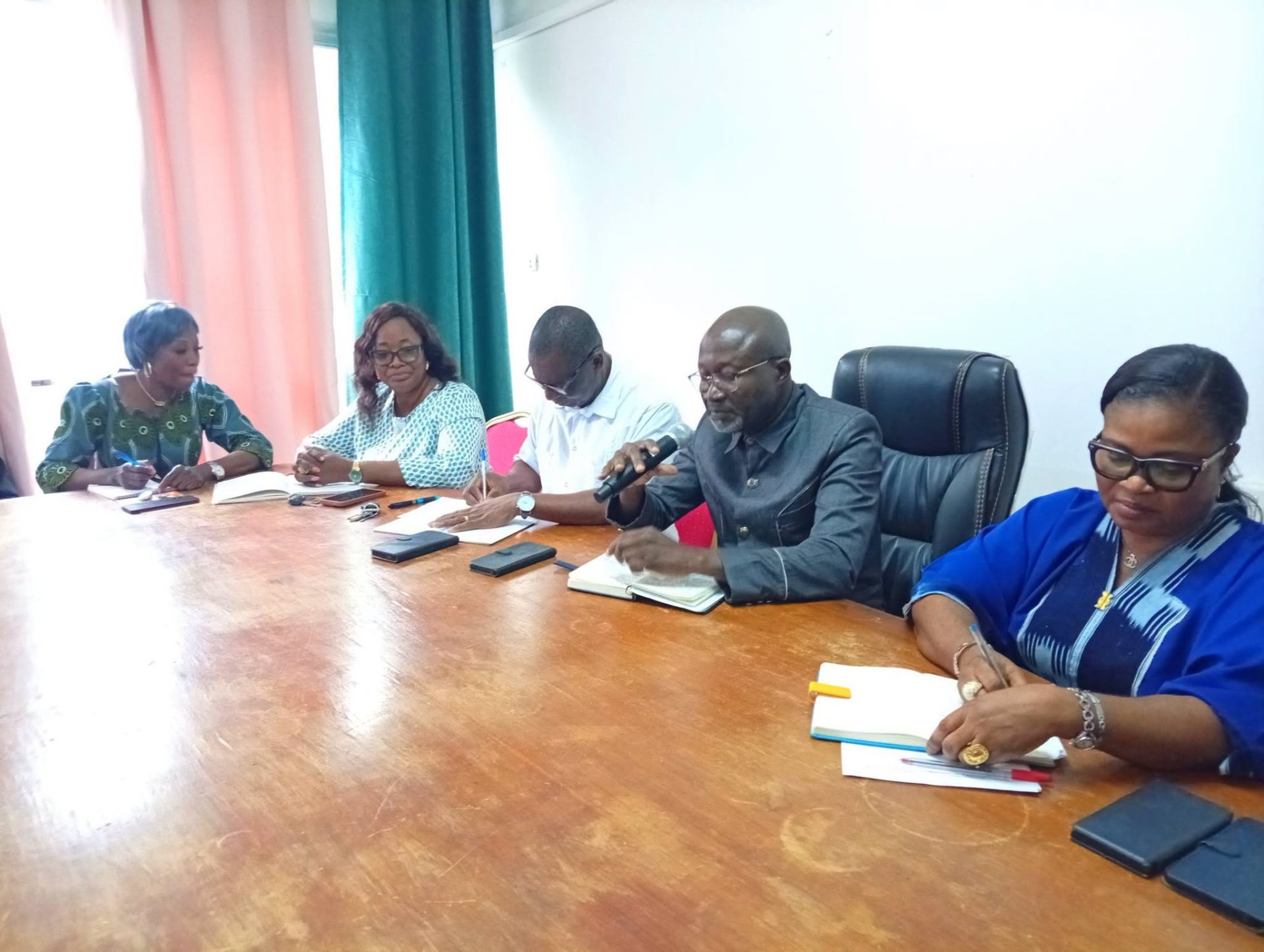 Yamoussoukro : le DRENAET renforce le dialogue avec les syndicats d’enseignants