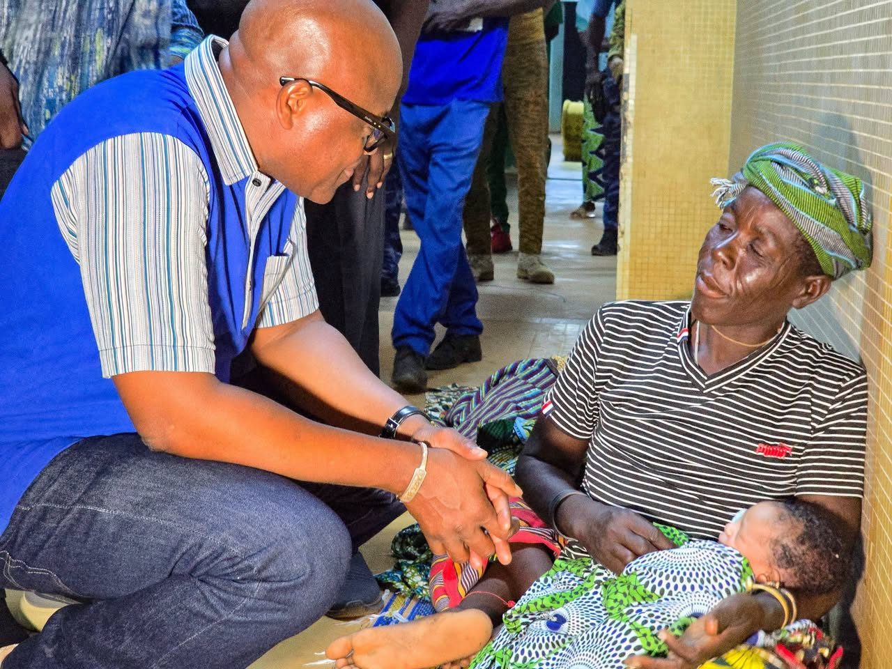 Burkina Faso / "Quand la ville dort, les soignants veillent" : Le ministre Kargougou à la rencontre des agents de santé de Fada