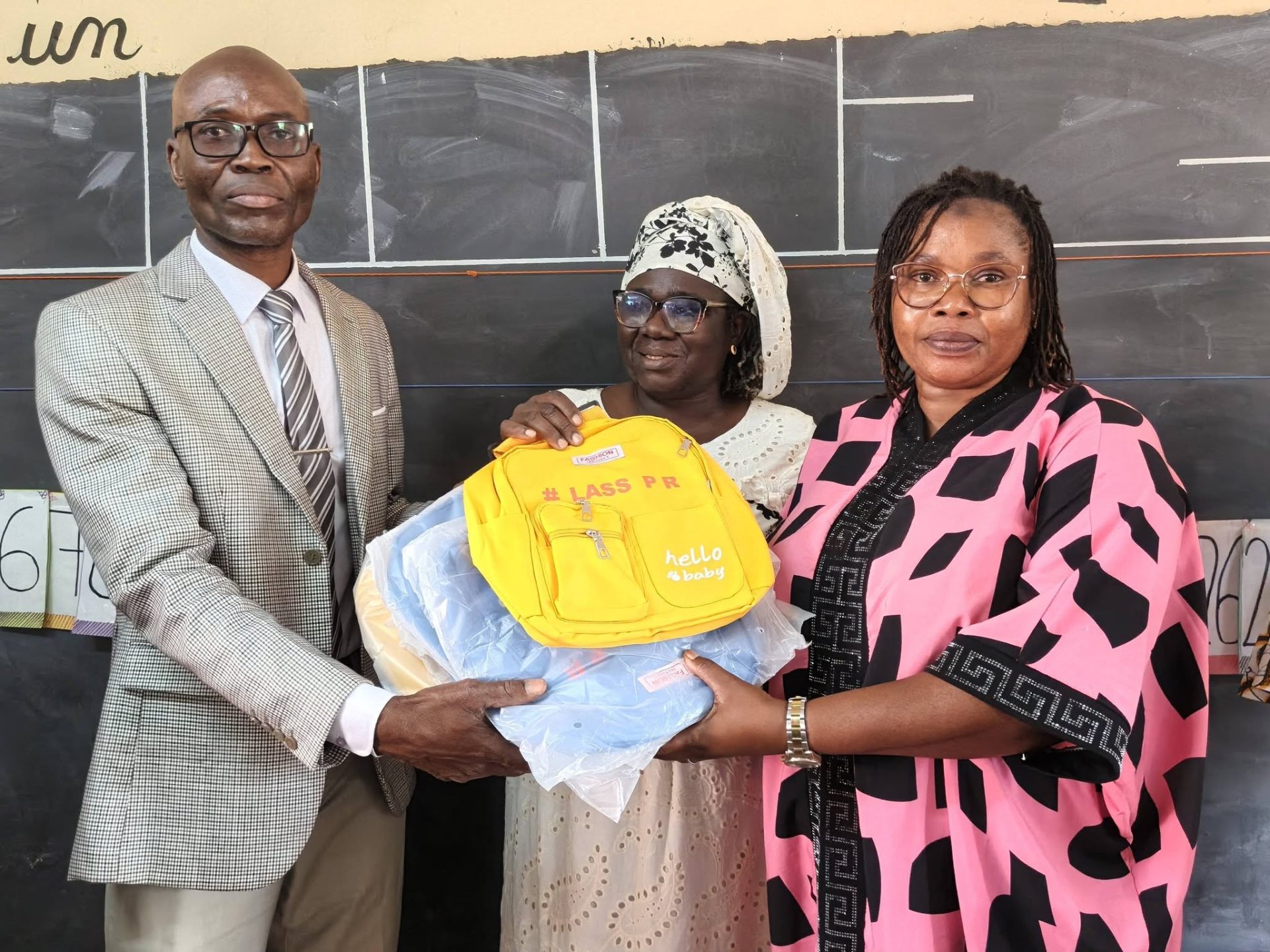 Rentrée scolaire 2026 : « Un écolier, un cartable » apporte son soutien aux élèves de Korhogo