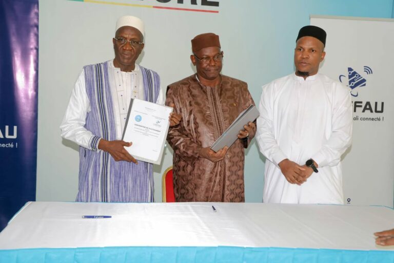 Mali / Signature à la primature d’une convention stratégique entre l’AGEFAU et les ministères en charge de l’éducation et de l’emploi