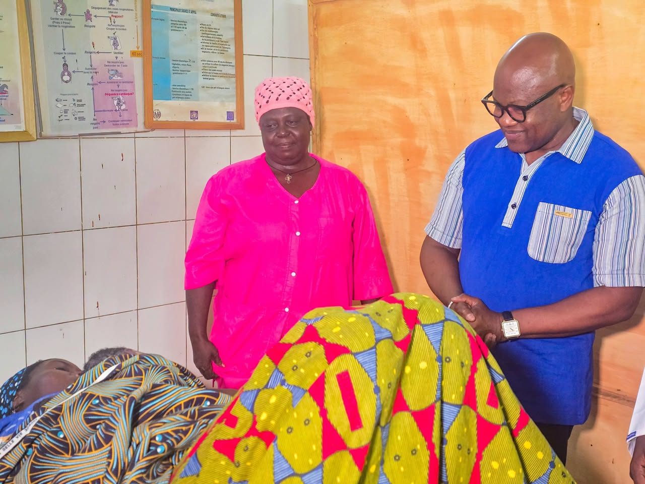 Burkina Faso / "Quand la ville dort, les soignants veillent" : Le ministre Kargougou à la rencontre des agents de santé de Fada