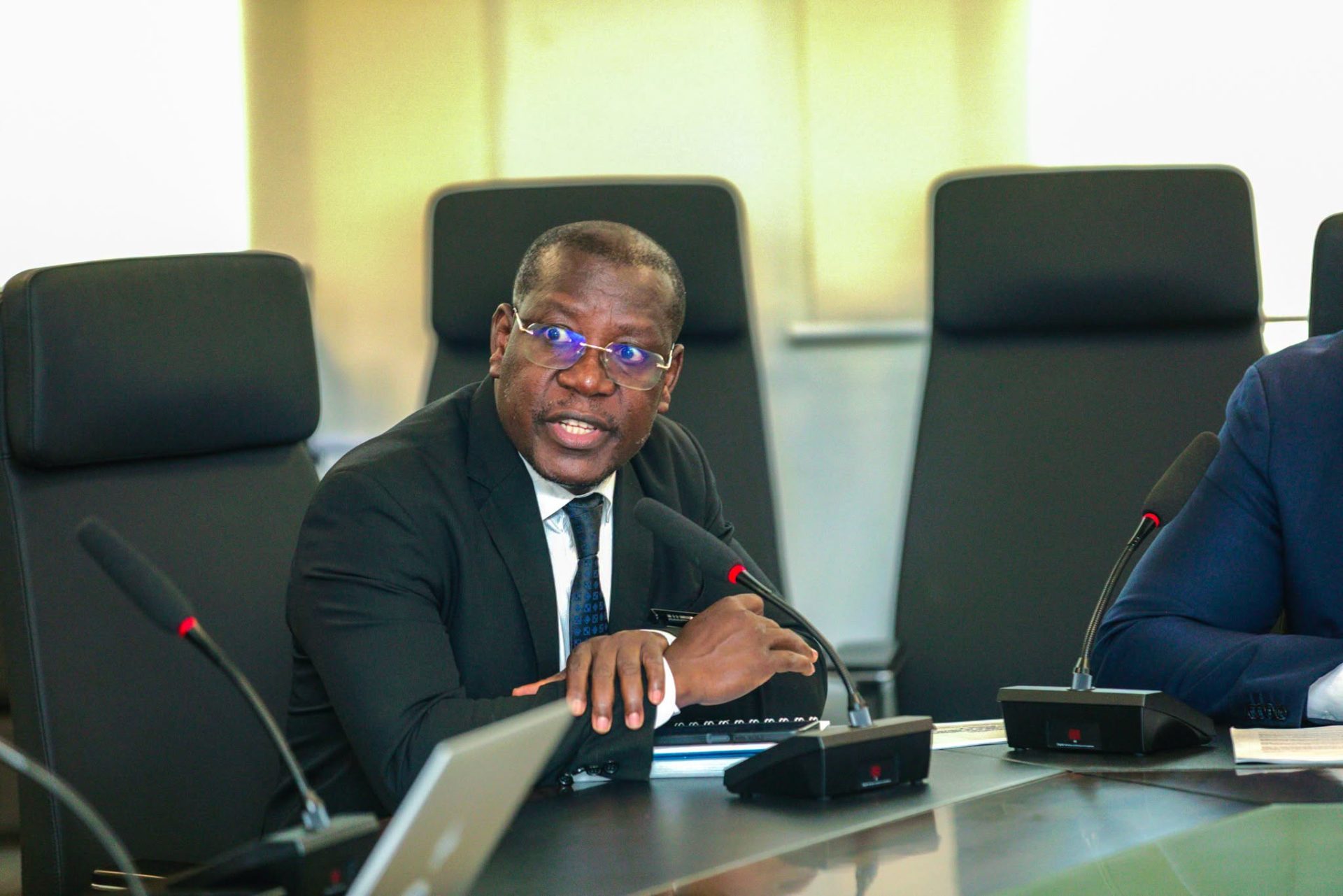 Intégration des services de santé : Le ministre Pierre DIMBA échange avec la JICA et l’UCPS-Banque Mondiale