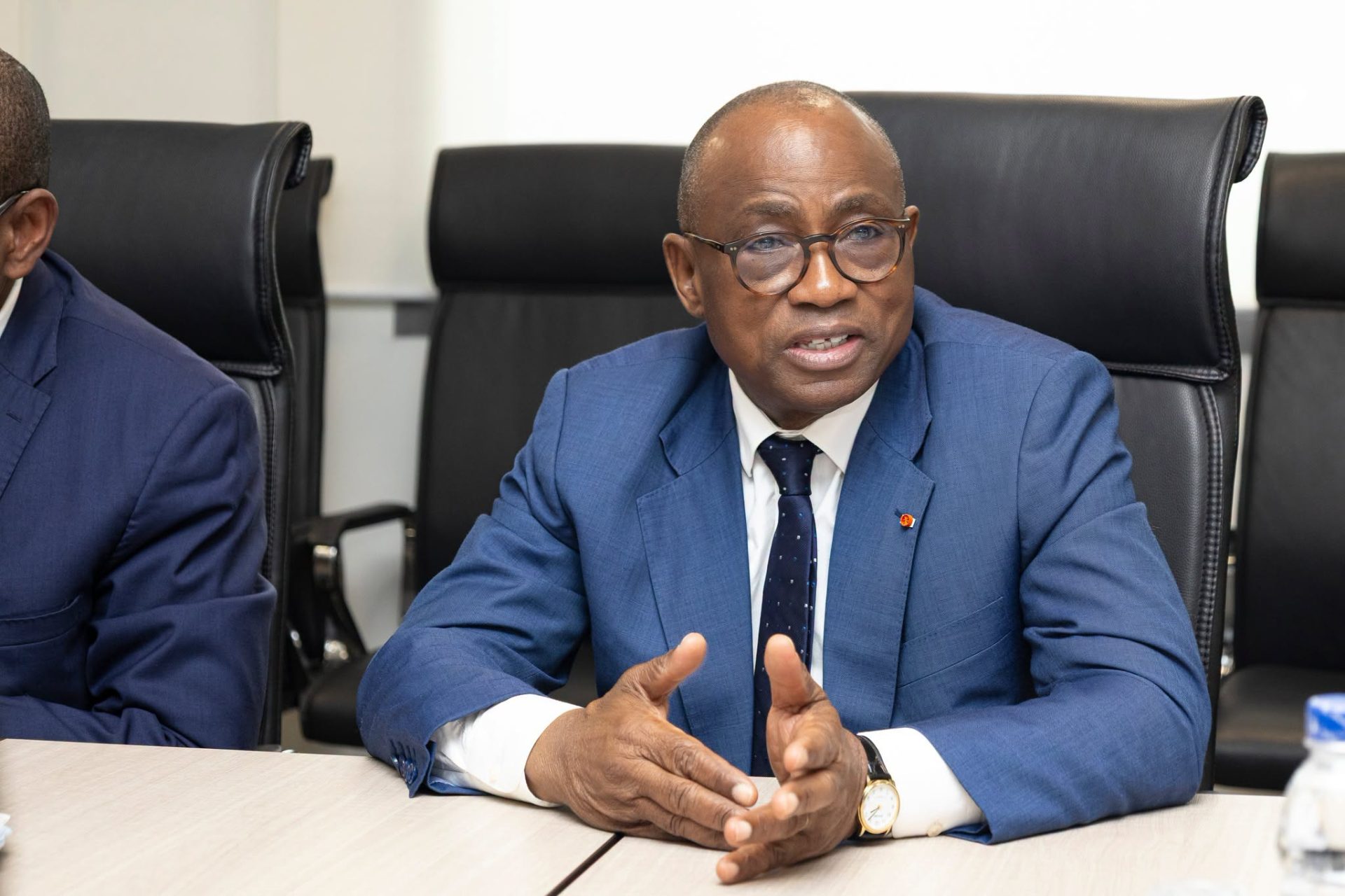 Excellence et mérite : Le ministre N'Guessan Koffi rend hommage à l'instituteur Jean-Honorat Yed