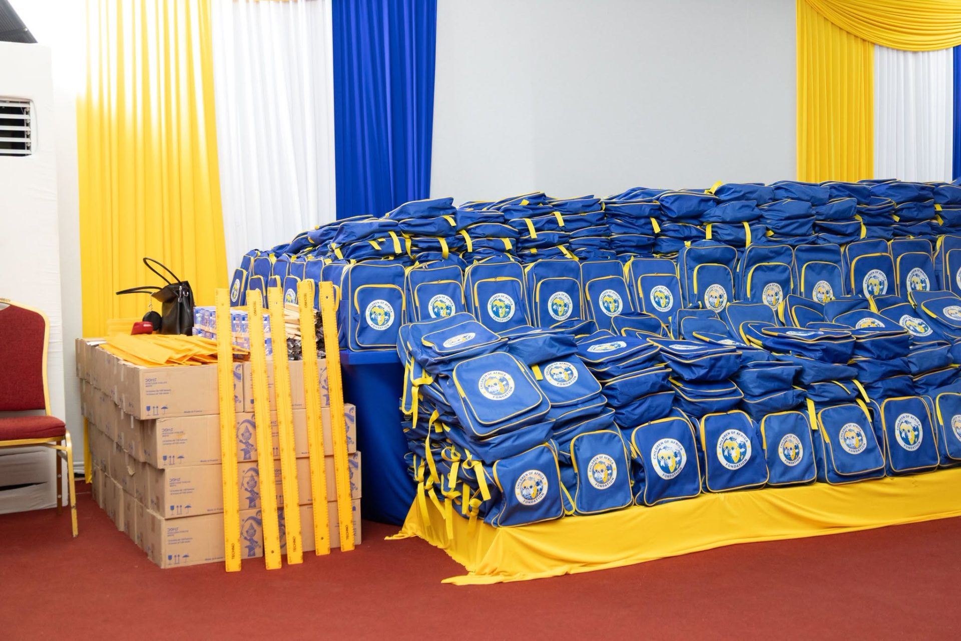 Rentrée scolaire 2026-2027 : 15 000 kits scolaires distribués aux élèves à travers la Côte d’Ivoire