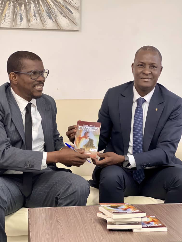 Quand la plume d’Edmond KOUASSI prône la paix : un message inspirant au Centre de Recherches Océanologiques
