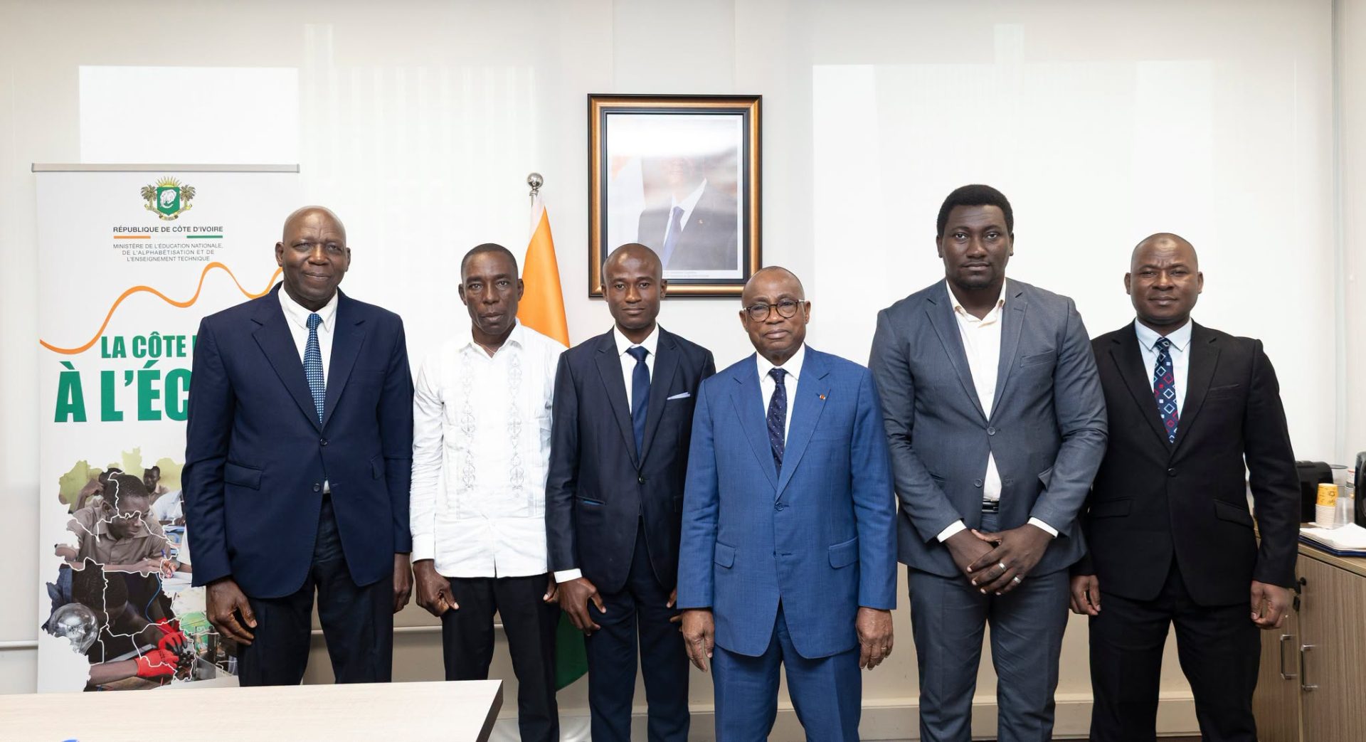 Excellence et mérite : Le ministre N'Guessan Koffi rend hommage à l'instituteur Jean-Honorat Yed