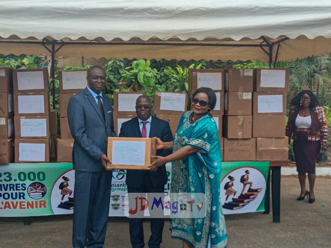 Éducation Nationale : Plus de 23 000 livres pour renforcer la culture de la lecture en Côte d’Ivoire