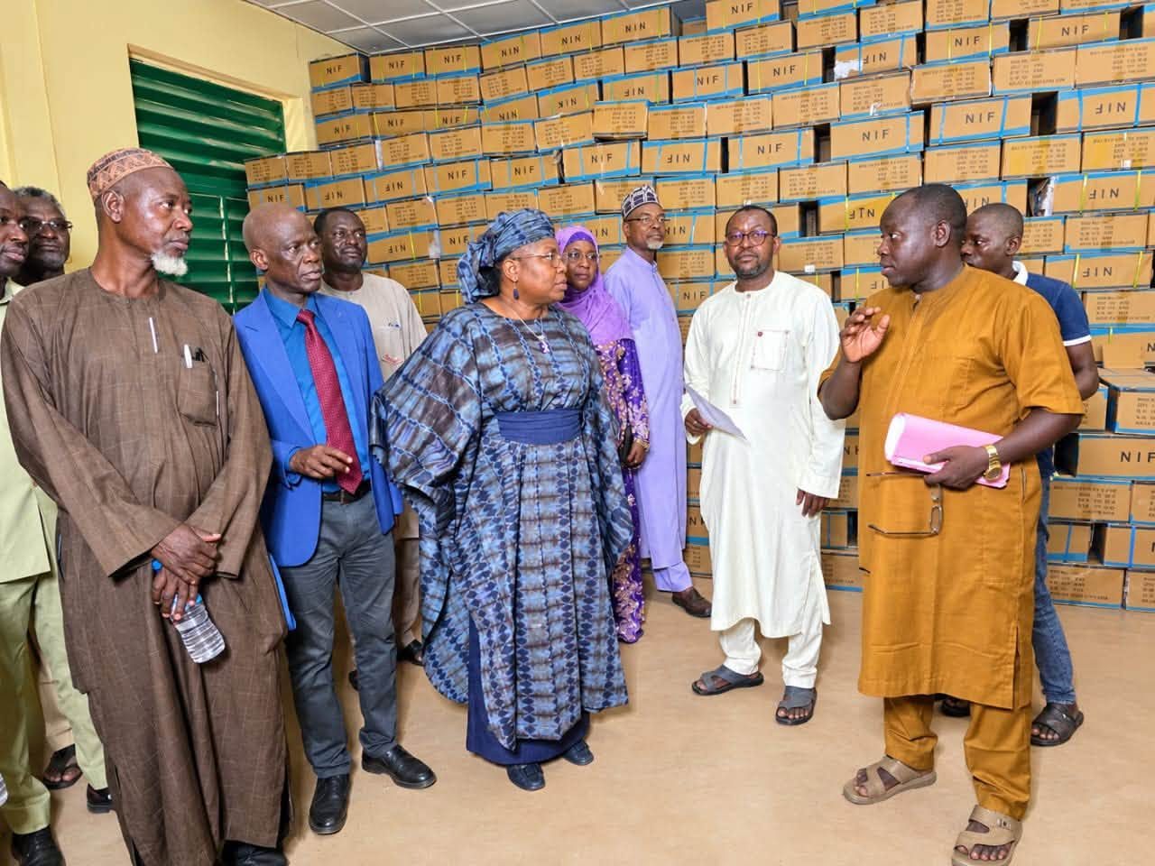 Niger / Rentrée scolaire 2026-2027 : La ministre Dr Élisabeth Shérif lance l’acheminement des fournitures et manuels scolaires