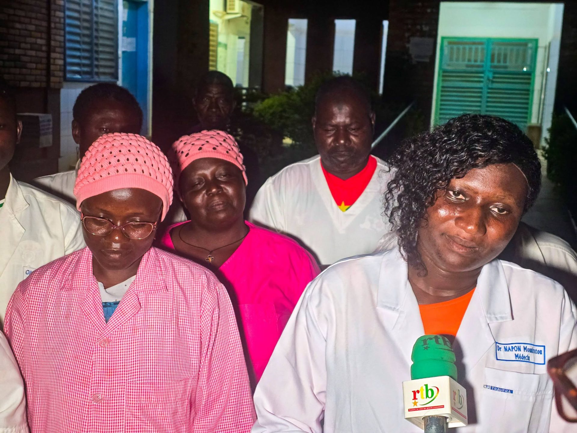 Burkina Faso / "Quand la ville dort, les soignants veillent" : Le ministre Kargougou à la rencontre des agents de santé de Fada