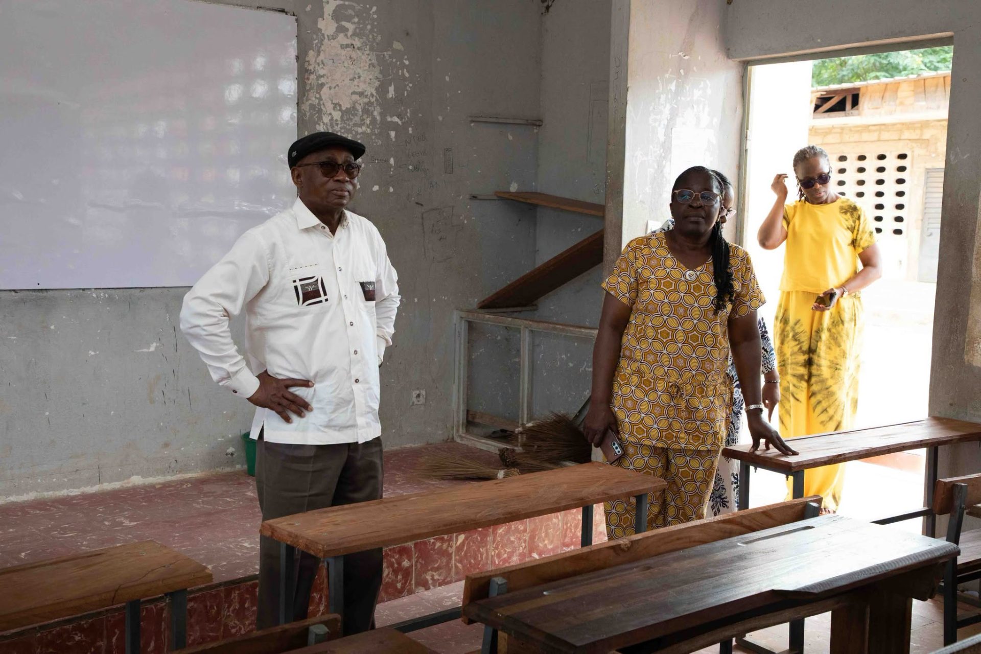 MENAET : N’Guessan KOFFI visite des établissements scolaires à Béoumi et appelle à la mobilisation pour leur réhabilitation