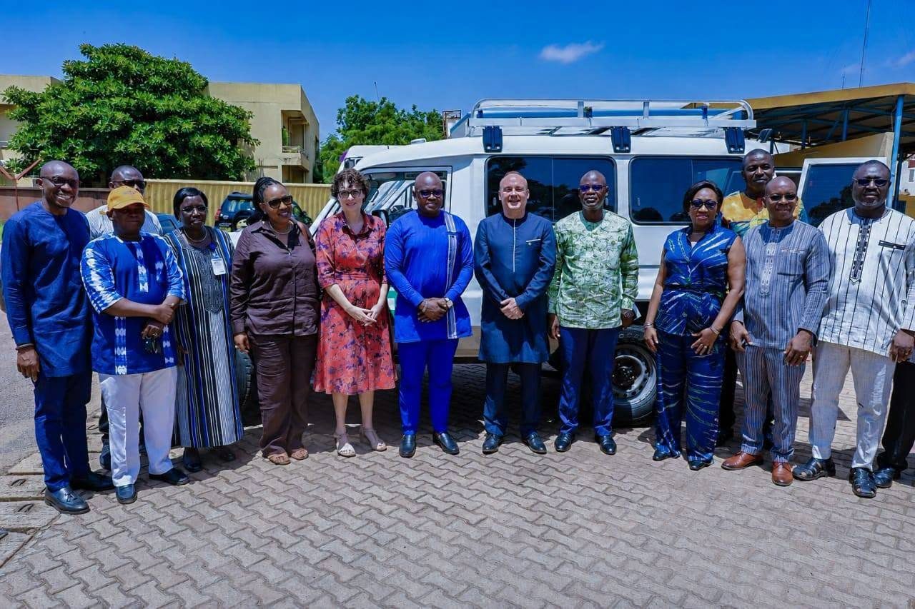 Burkina Faso / Santé : Trois ambulances, 200 lits et 115 tables d’accouchement pour renforcer les infrastructures sanitaires