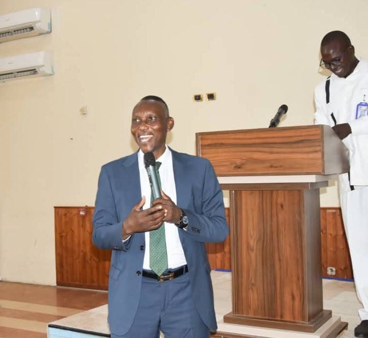 Tchad / Le ministre de l’Enseignement supérieur rend hommage aux enseignants-chercheurs promus au CAMES