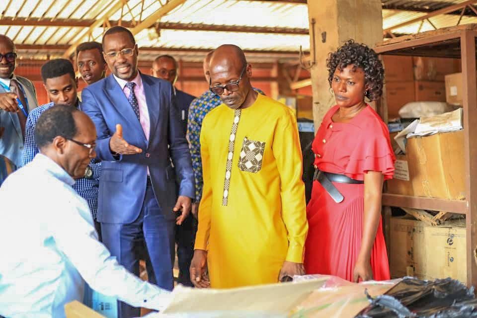 Burundi / Éducation : L’UNESCO remet un important lot de matériel informatique au ministère burundais