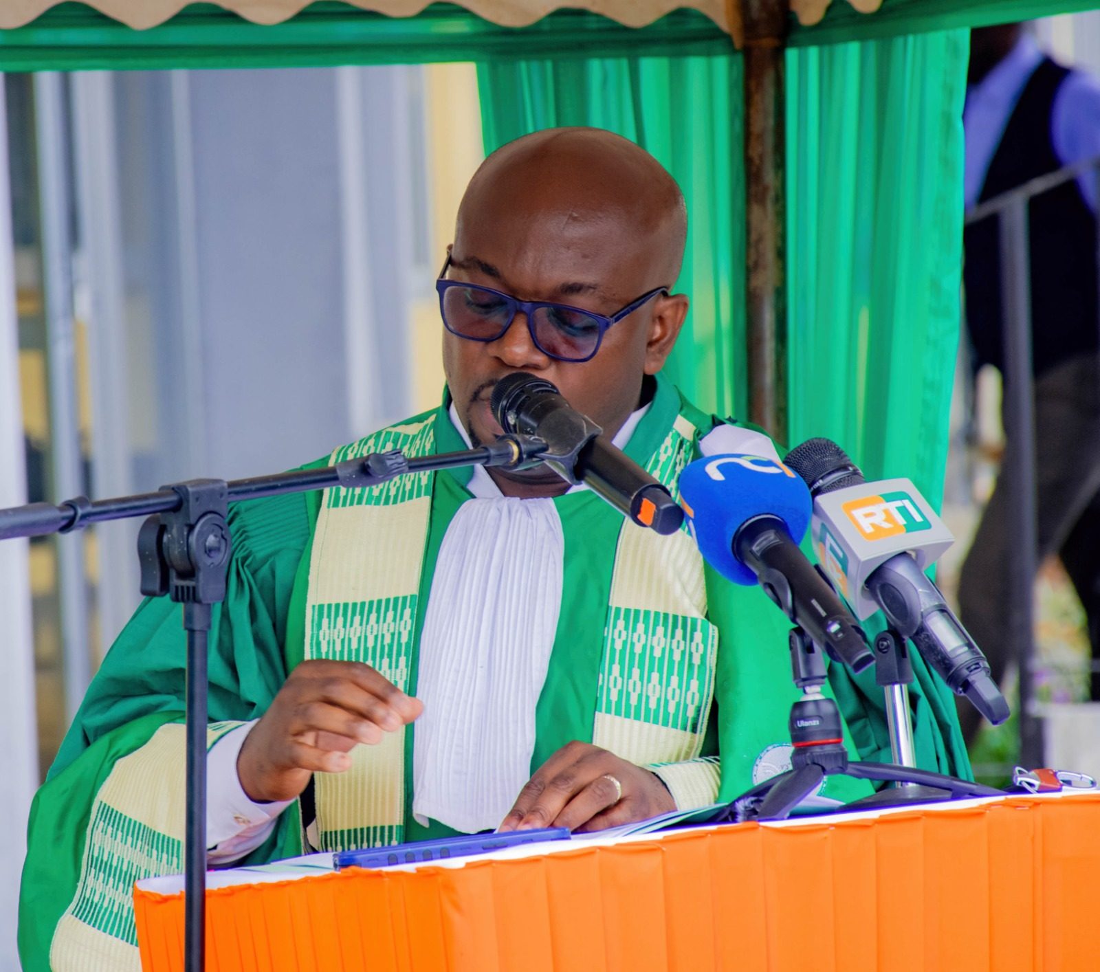 ENS d’Abidjan : 7 366 diplômés de la 60e promotion prêts à servir