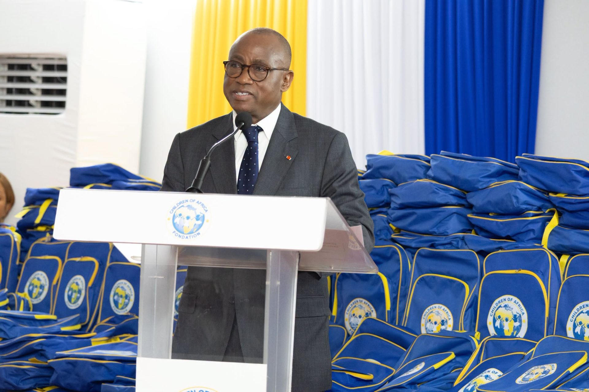 Rentrée scolaire 2026-2027 : 15 000 kits scolaires distribués aux élèves à travers la Côte d’Ivoire