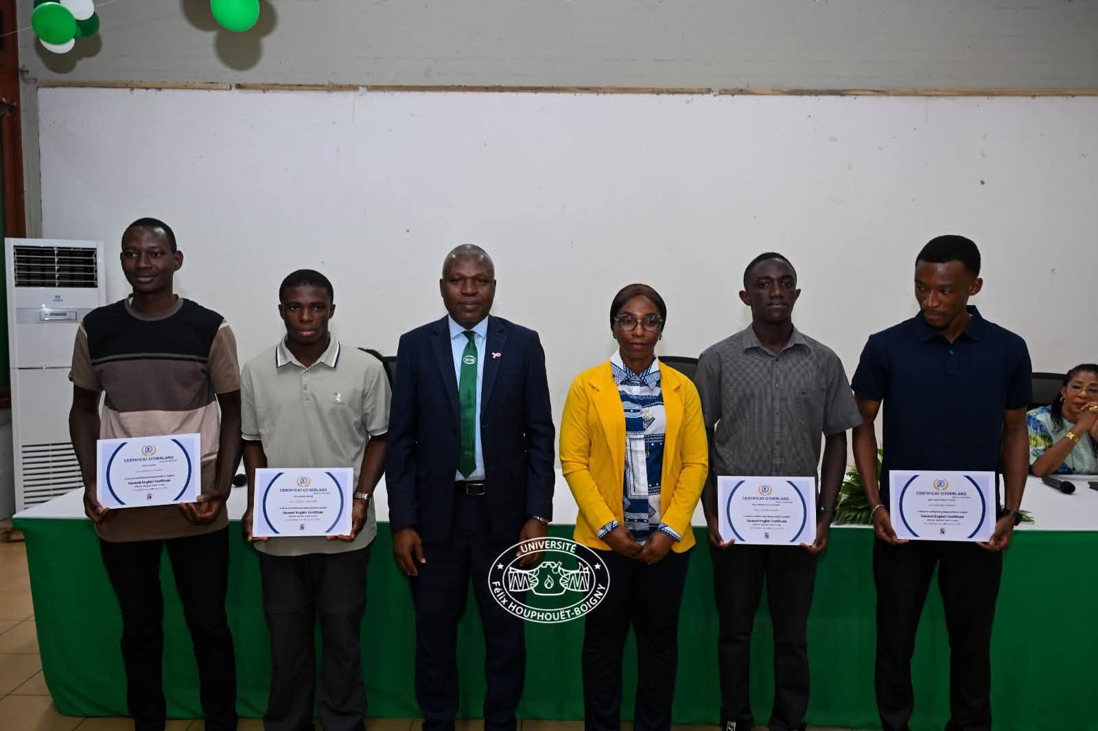 UFHB : 50 étudiants certifiés en anglais grâce à une plateforme numérique d’apprentissage