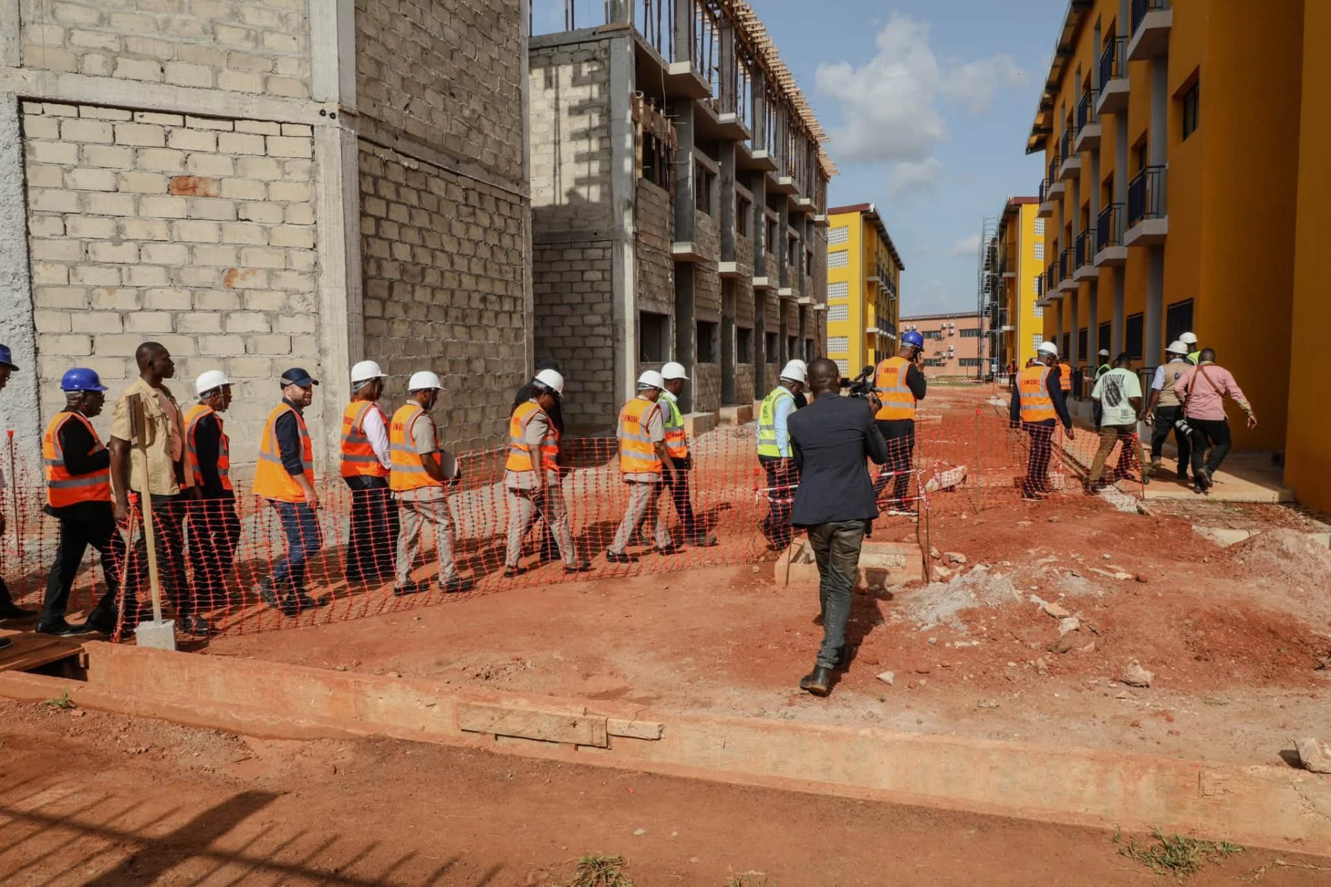 Daloa : Jean-Louis Moulot visite le chantier du futur lycée technique et professionnel