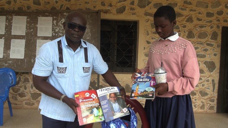 Une ONG offre des kits scolaires à 20 élèves vulnérables à Séguéla