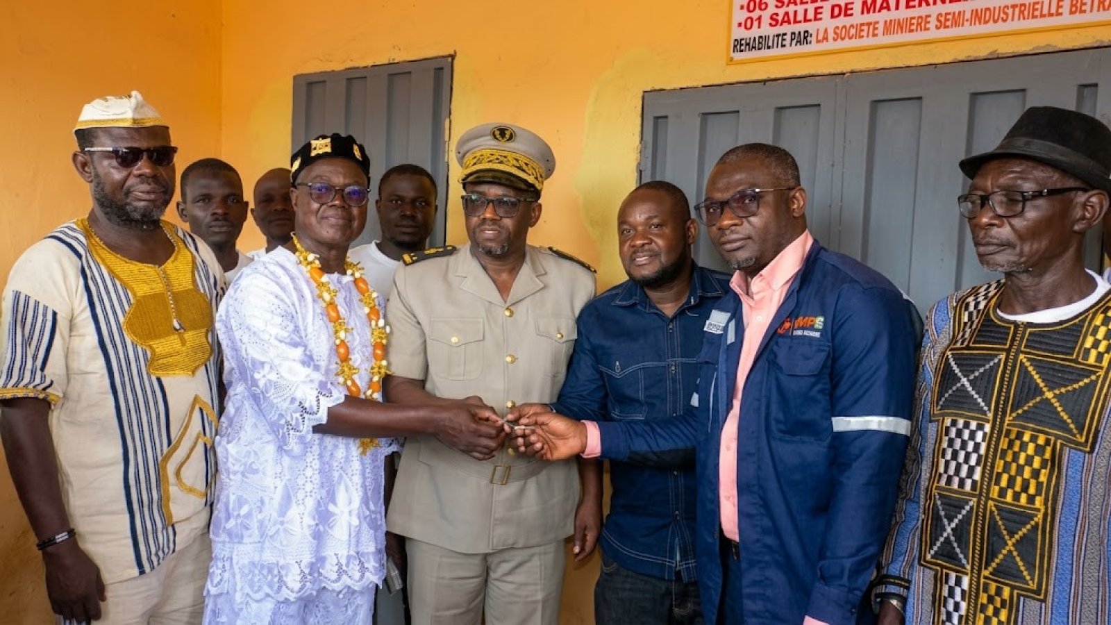 Buyo : Bethel Gold réhabilite l’école primaire de Lobo 2 et offre plus de 500 kits scolaires